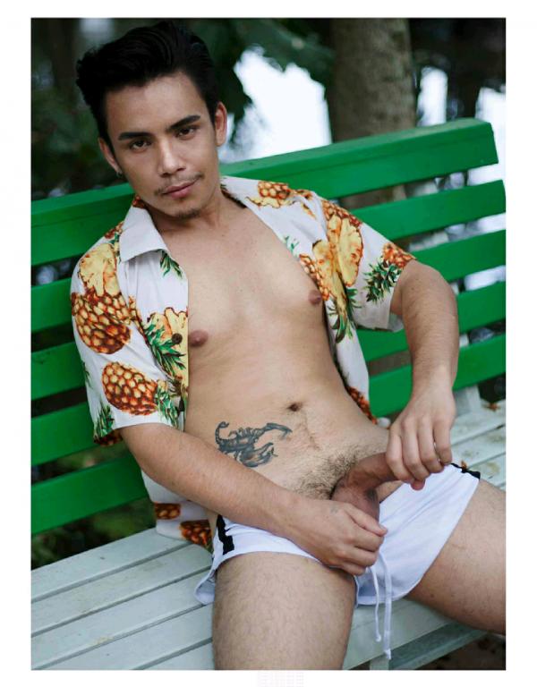 MAN-OMG-7---JOEY-RAINING-BOY